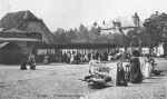 Mons : le March aux Poissons vu de la rue de la Halle. Ce march dbuta  cet endroit en 1832, auparavant il se tenait sur la Place du March aux Poulets.